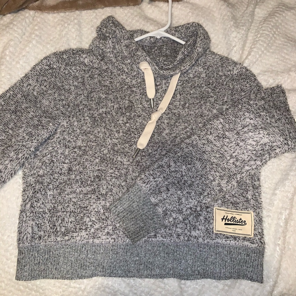 Hollister cropped Sherpa jacket